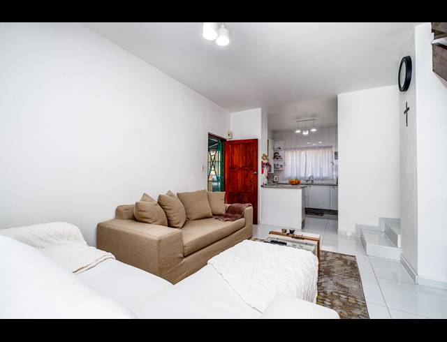 4 BEDROOM TOWNHOUSE FOR SALE IN BROMHOF